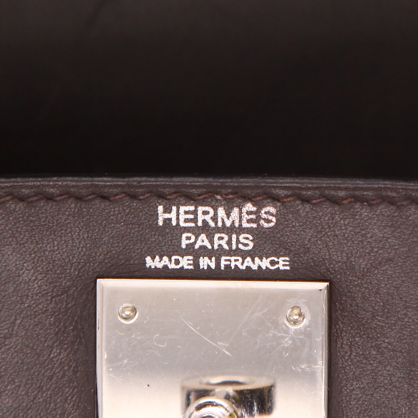 Sac à main Hermès  Kelly 28 cm en cuir box marron - Detail D2