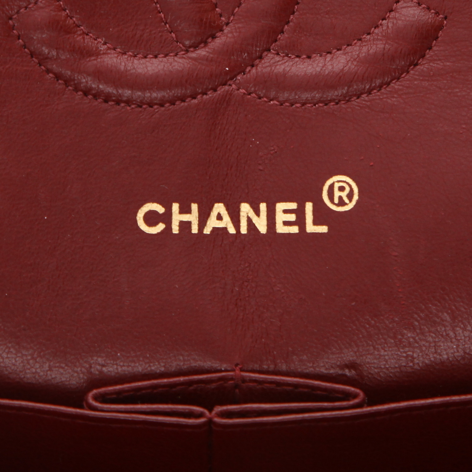 Chanel  Timeless Classic handbag  in black quilted leather - Detail D2