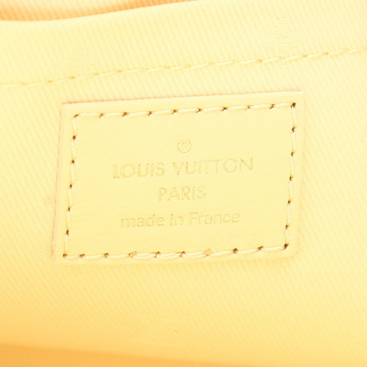 Sac à main Louis Vuitton  Alma BB en cuir jaune - Detail D2