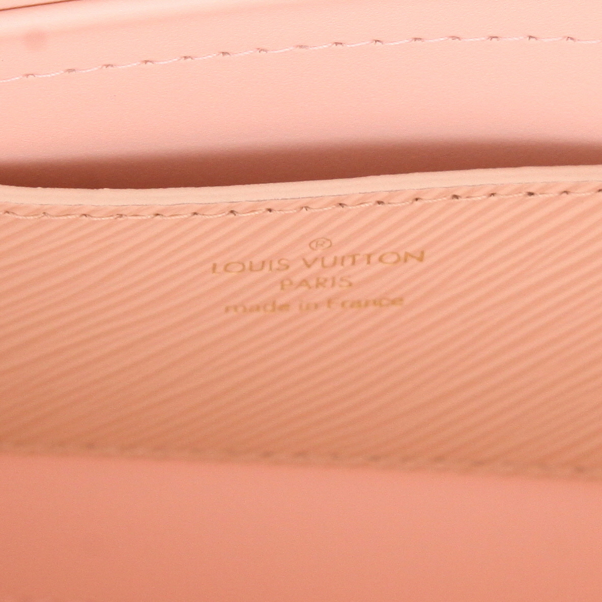 Sac à main Louis Vuitton  Twist en cuir épi rose - Detail D2