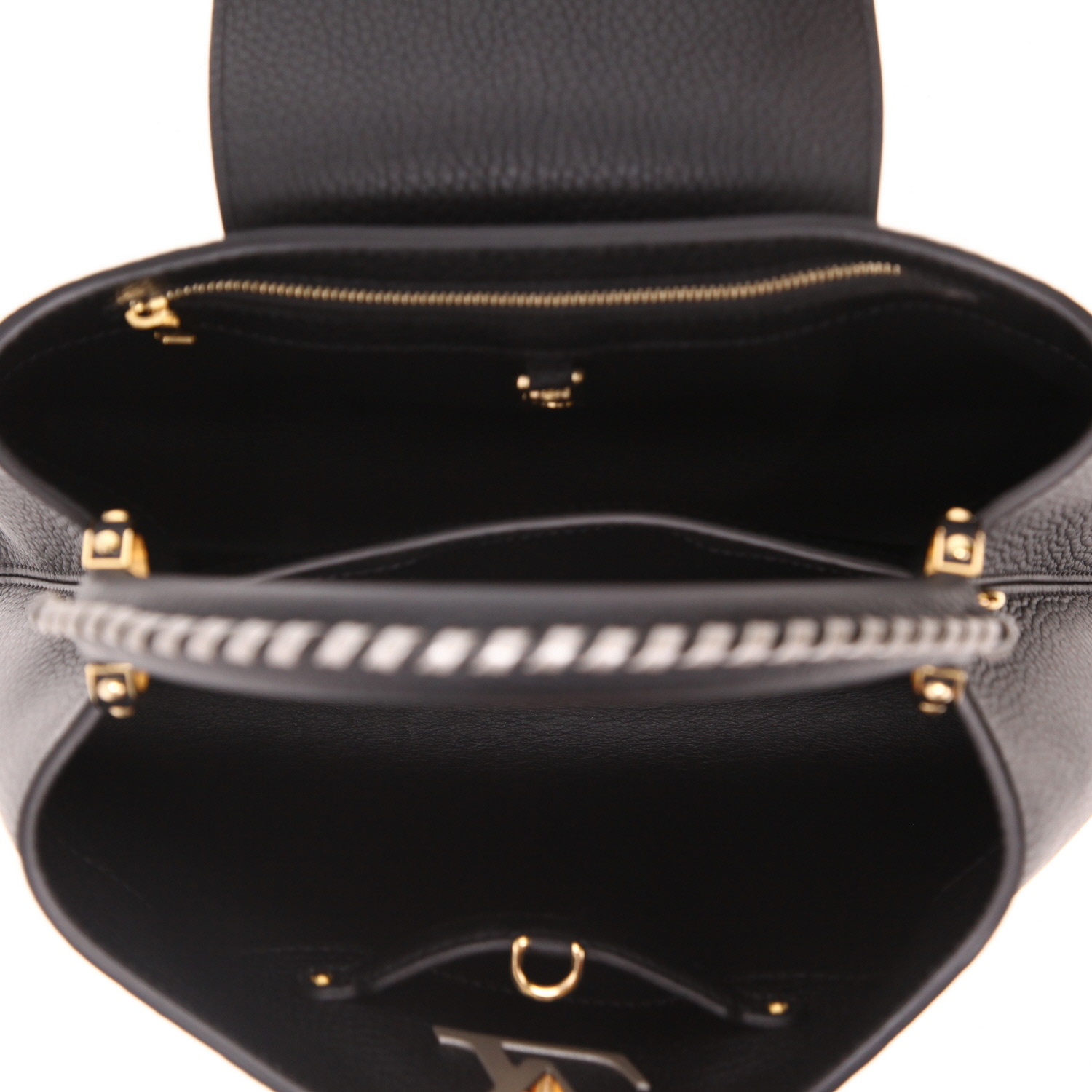 Louis Vuitton  Capucines handbag  in black leather taurillon clémence - Detail D3