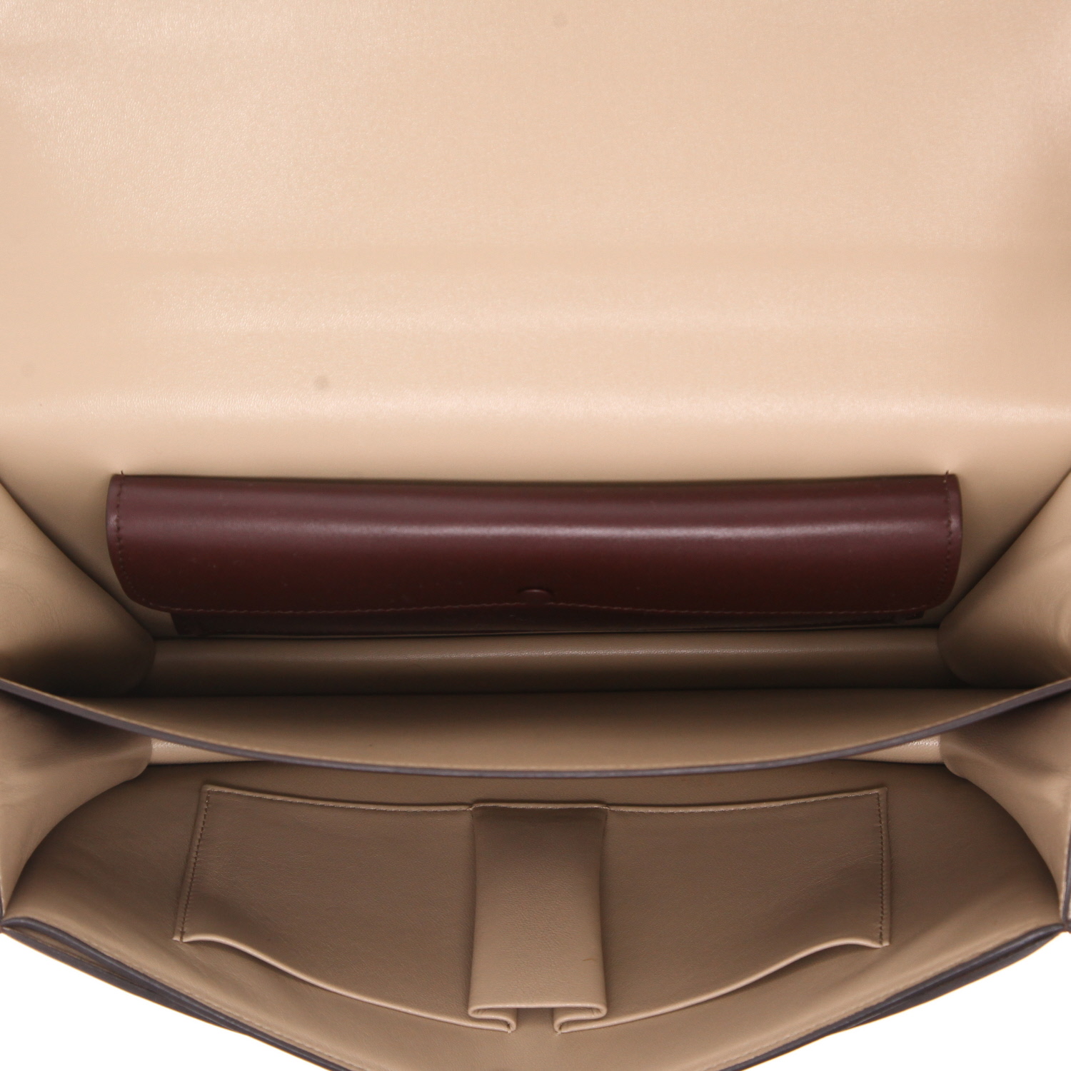 Bolso de mano Celine  Case Flap en cuero box color burdeos - Detail D3