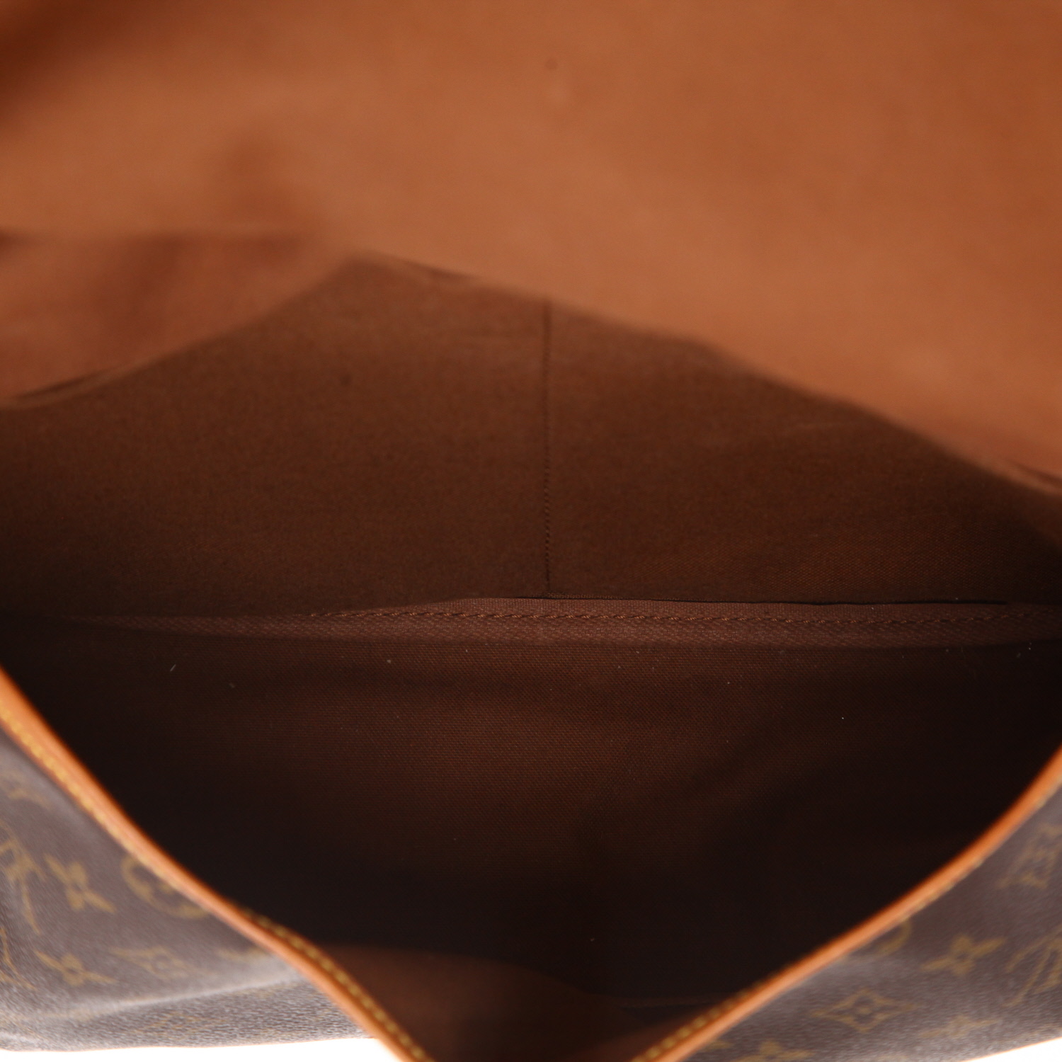 Bolso bandolera Louis Vuitton  Saumur modelo grande  en lona Monogram revestida marrón y cuero natural - Detail D4