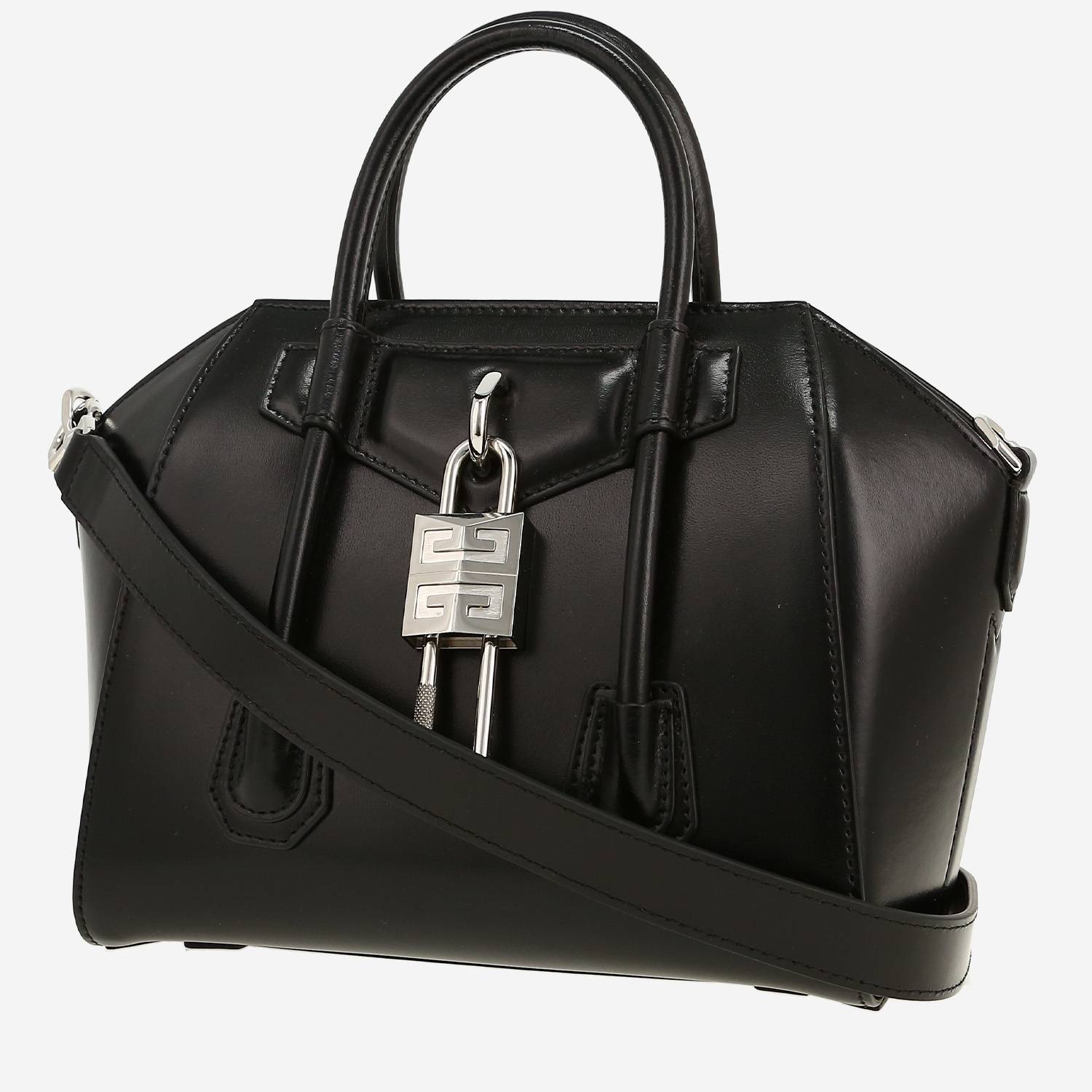 Givenchy  Antigona handbag  in black leather