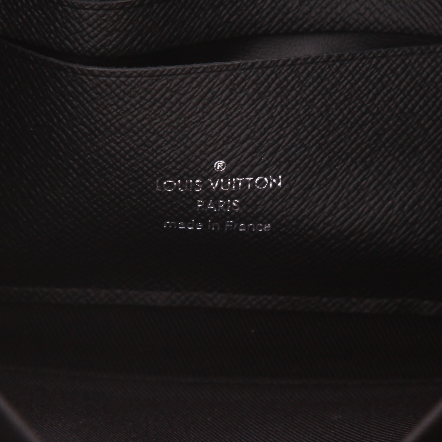 Louis Vuitton  Alpha Wearable shoulder bag  in grey Graphite damier canvas - Detail D2