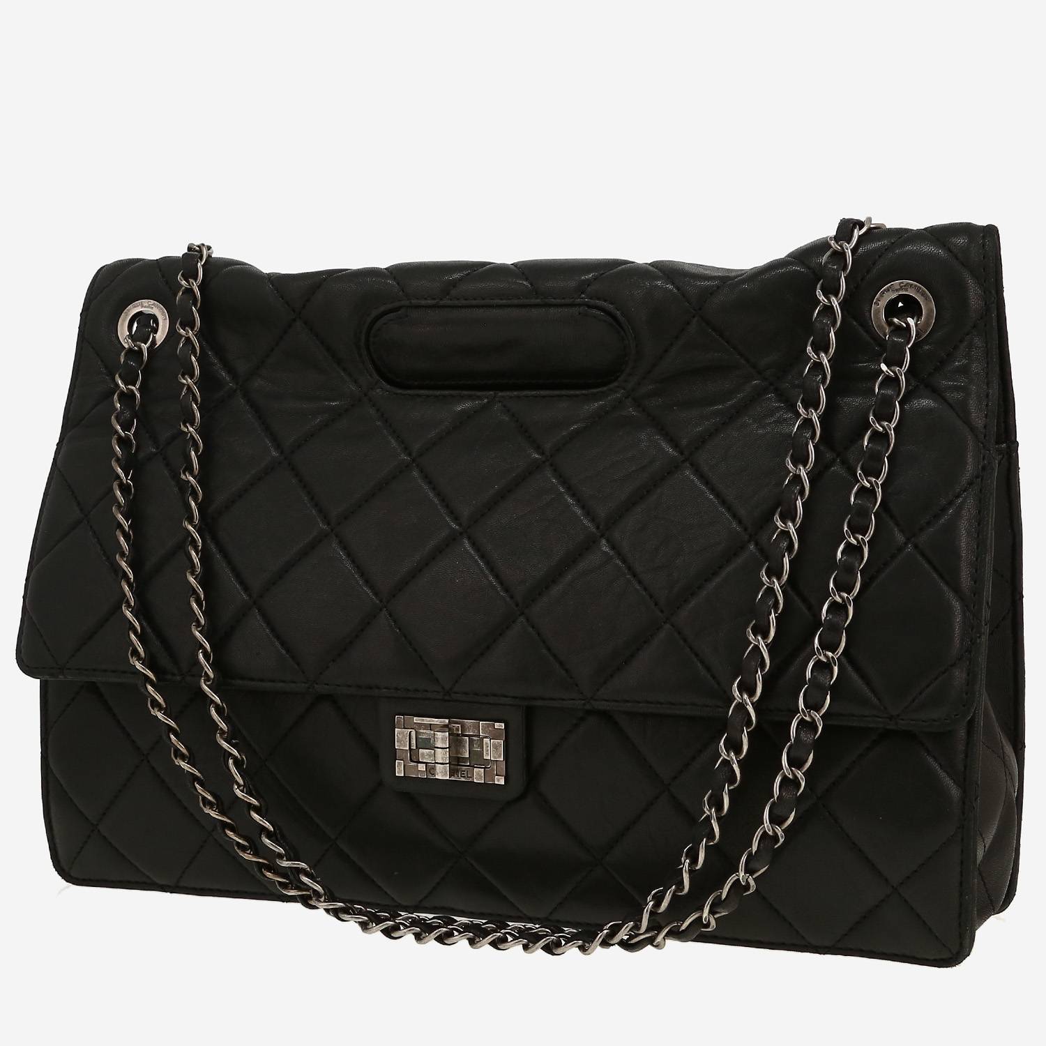 Chanel  2.55 handbag  in black quilted leather