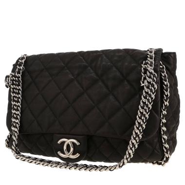 Chanel   handbag  in black quilted leather