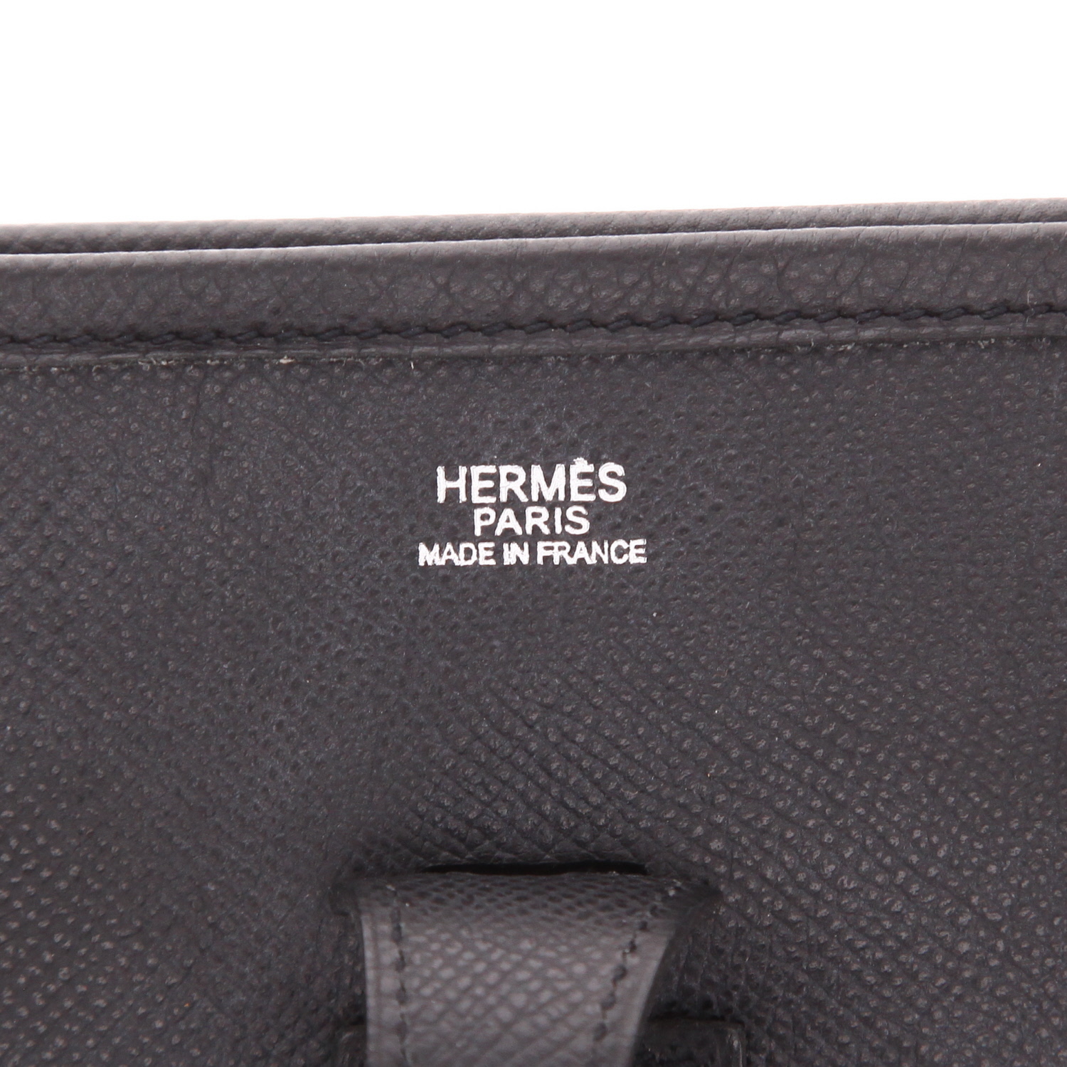 Sac bandoulière Hermès  Evelyne en cuir epsom noir - Detail D2