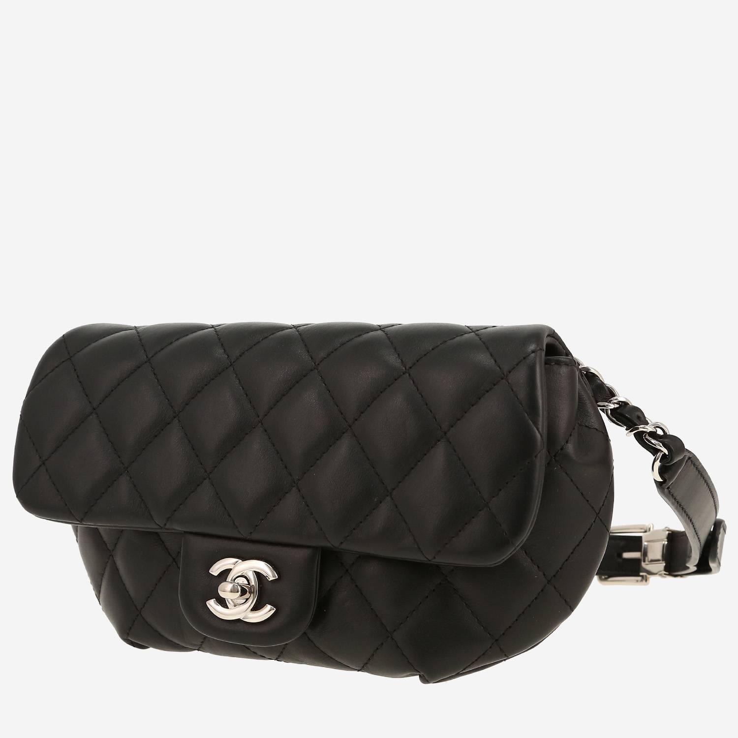 Pochette-ceinture Chanel  Pochette ceinture en cuir matelassé noir