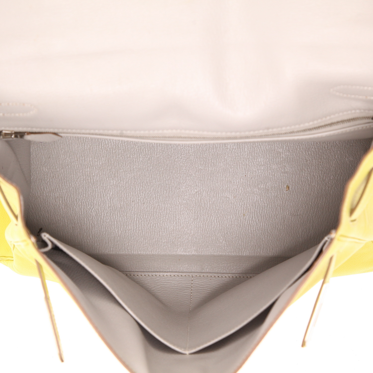 Bolso de mano Hermès  Kelly 35 cm en cuero epsom amarillo - Detail D3