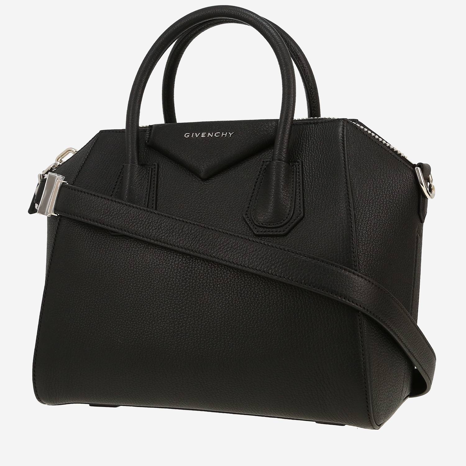 Givenchy  Antigona bag  in black grained leather