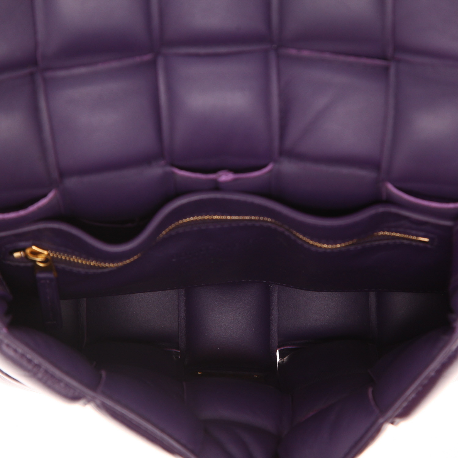 Bolso bandolera Bottega Veneta  Padded Cassette en charol trenzado violeta - Detail D3