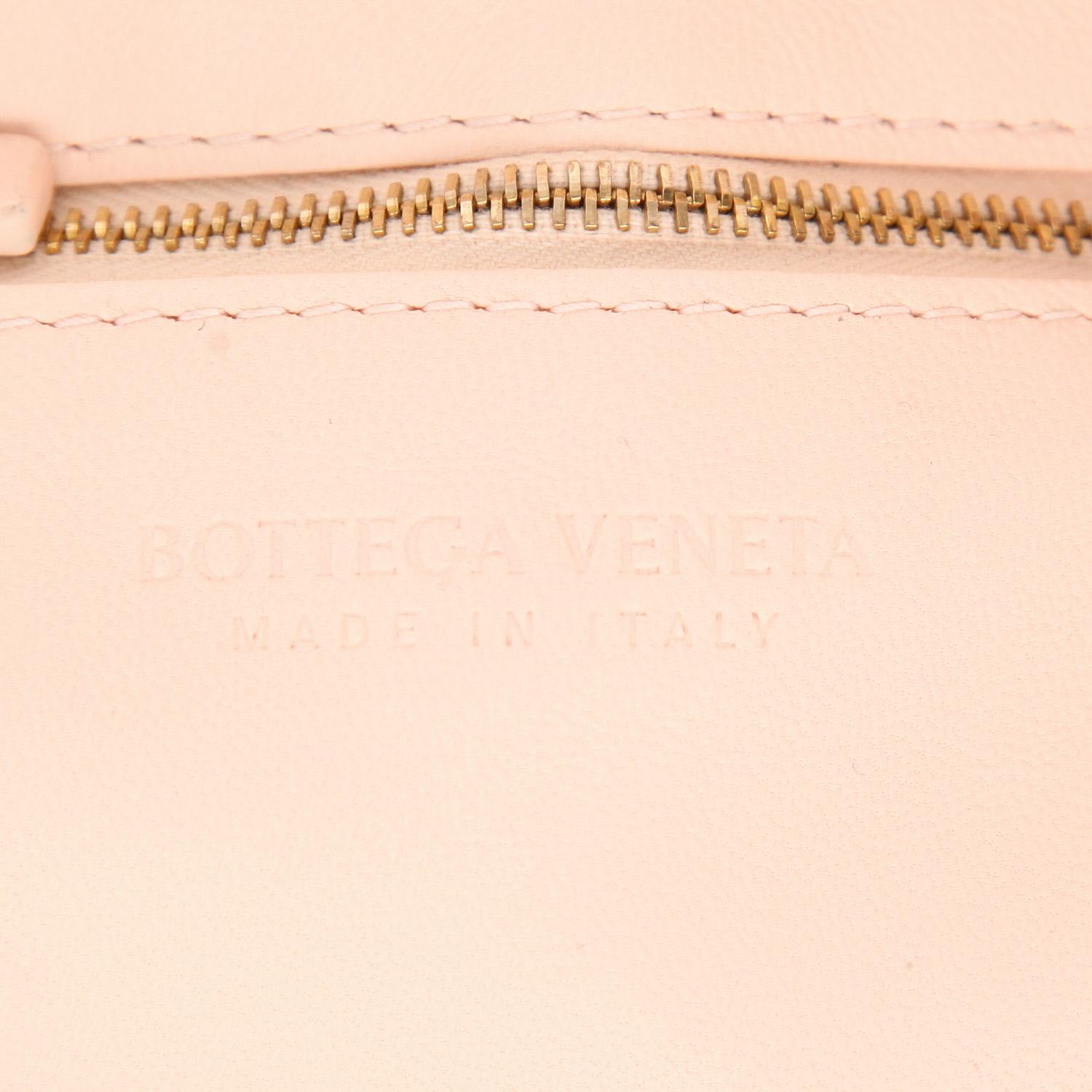Borsa a tracolla Bottega Veneta  Padded Cassette in pelle intrecciata rosa polvere - Detail D2