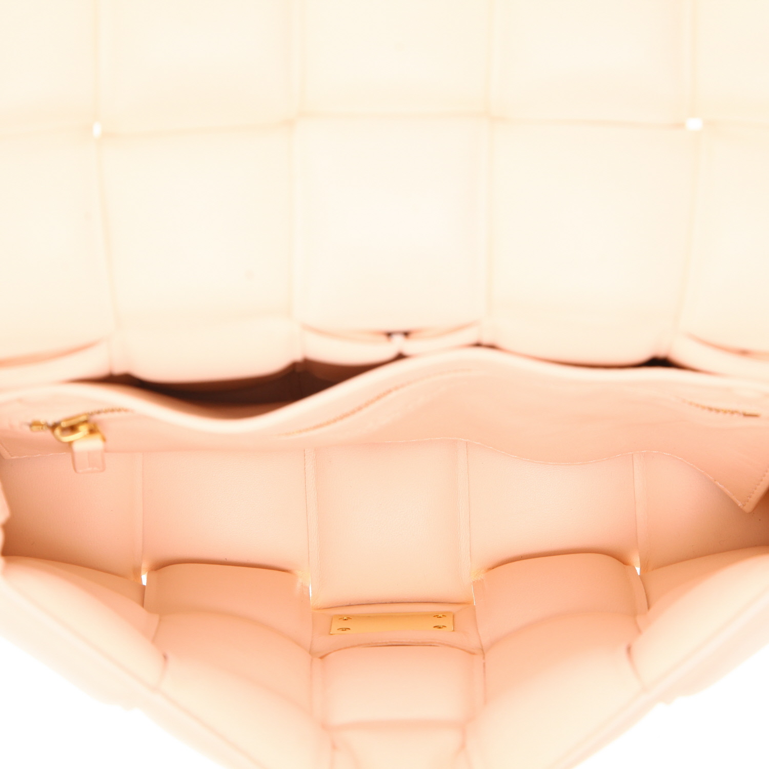 Borsa a tracolla Bottega Veneta  Padded Cassette in pelle intrecciata rosa polvere - Detail D3