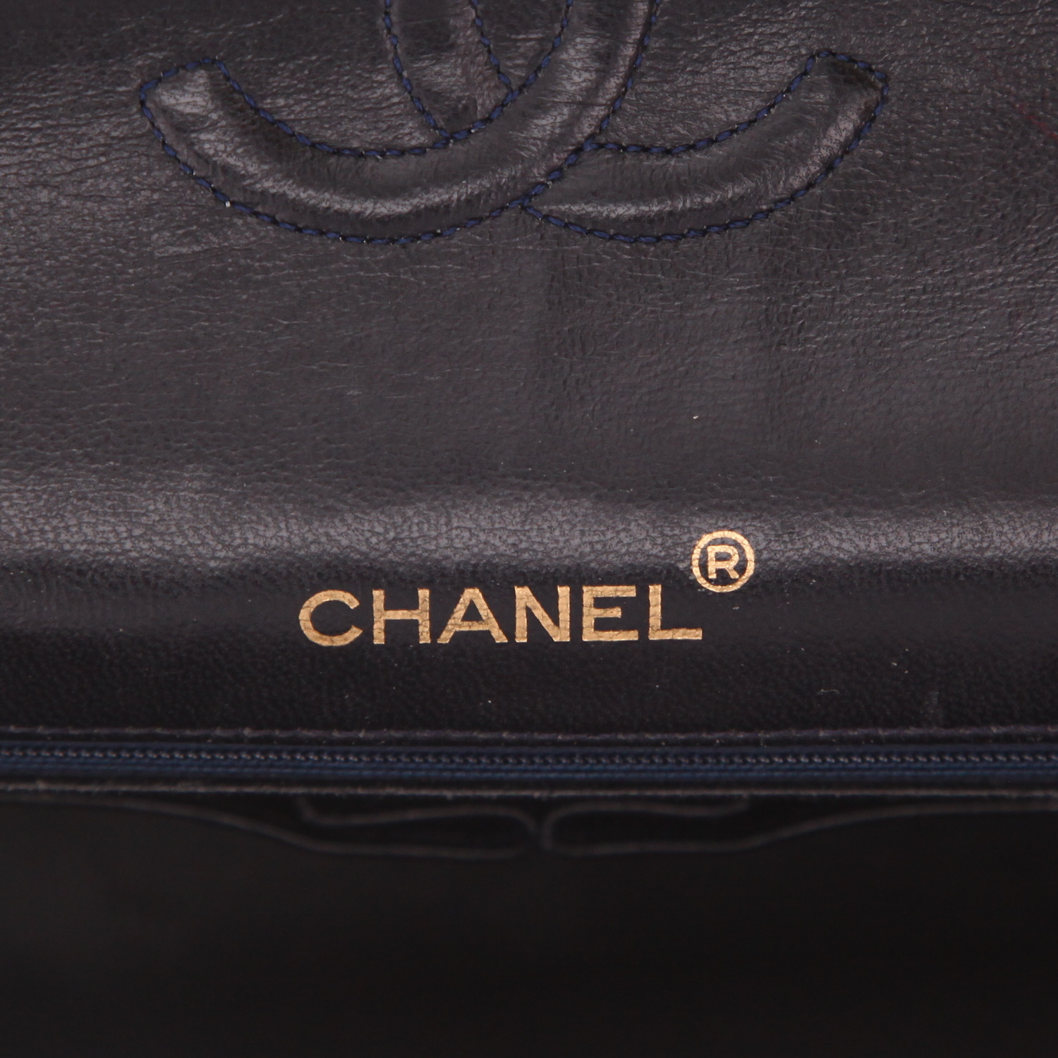 Chanel  Timeless Vintage handbag  in navy blue quilted leather - Detail D2