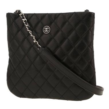 Chanel   pouch  in black quilted leather