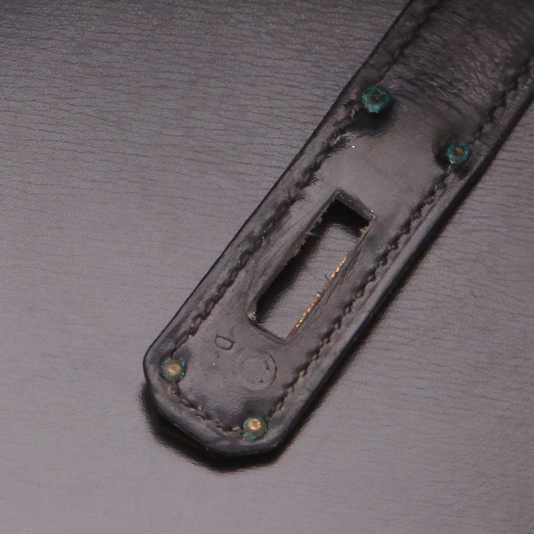 Hermès  Kelly 32 cm handbag  in black box leather - Detail D4