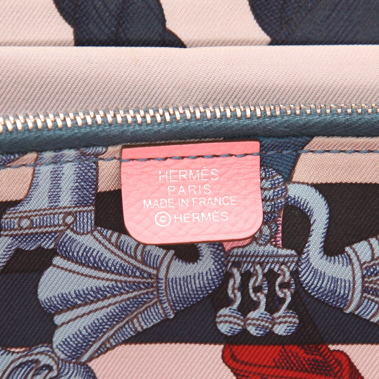 Hermès Silk in wallet in pink epsom leather - Detail D2