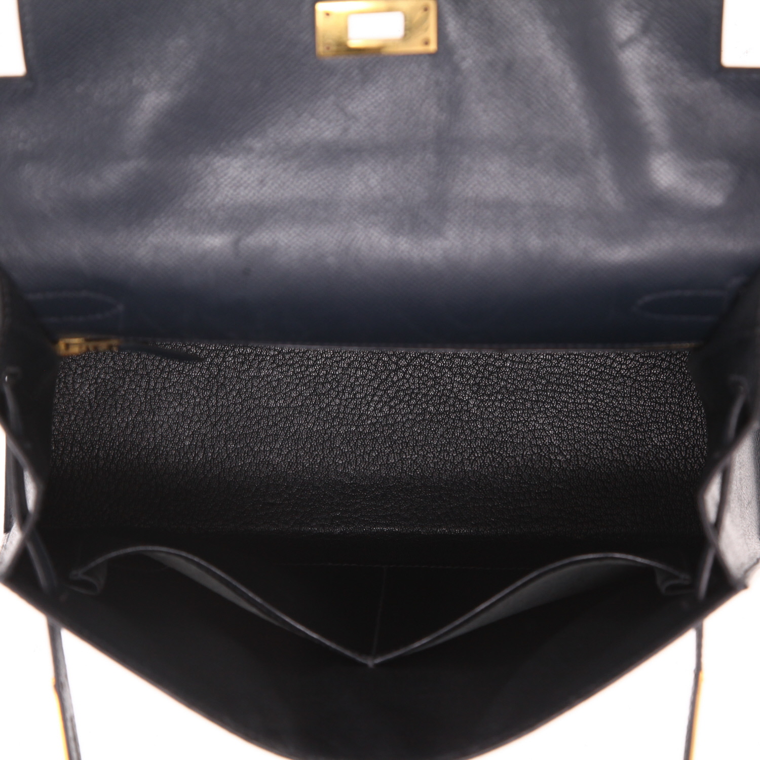 Hermès  Kelly 28 cm handbag  in navy blue Courchevel leather - Detail D3