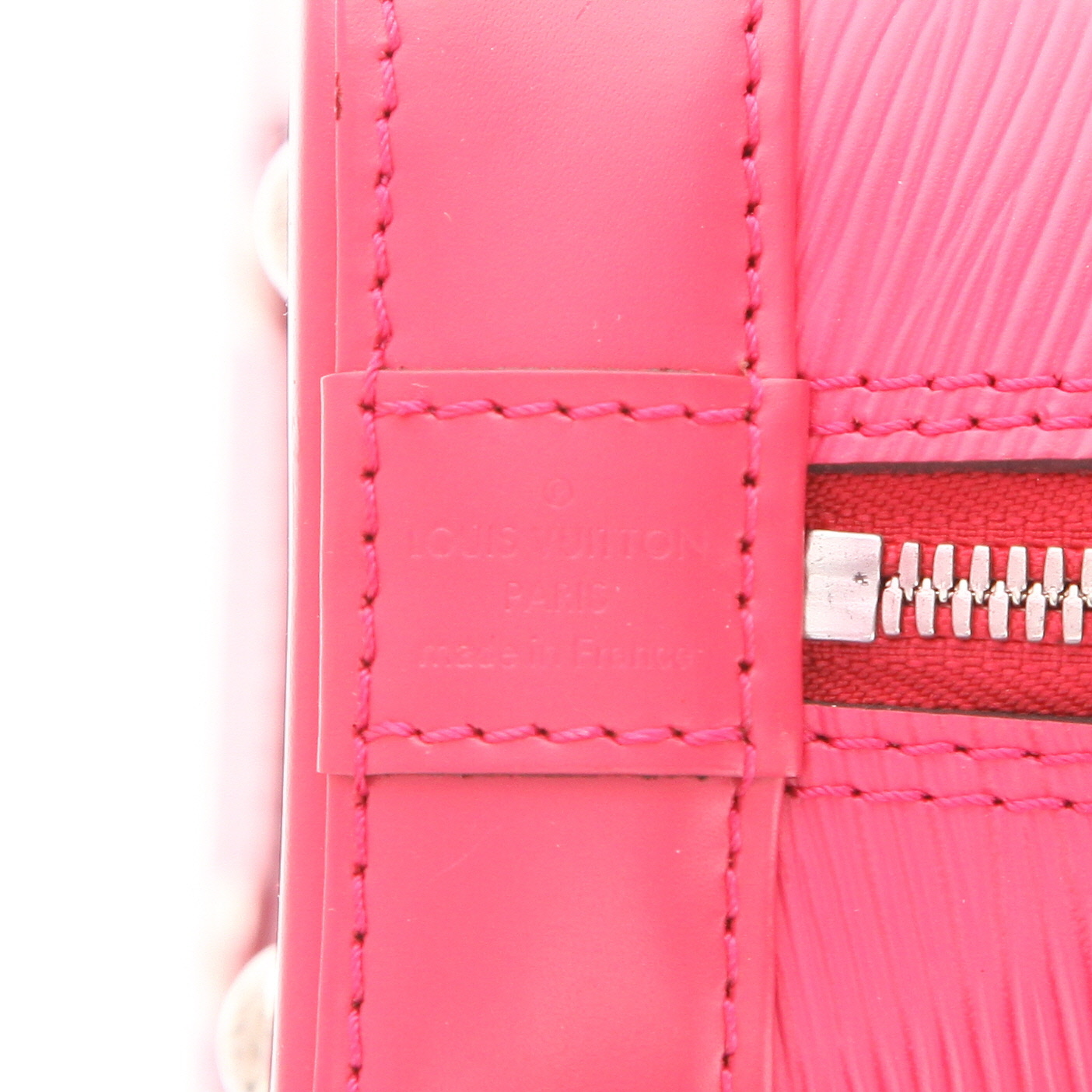 Bolso de mano Louis Vuitton  Alma BB en cuero Epi rosa y cuero rosa - Detail D2