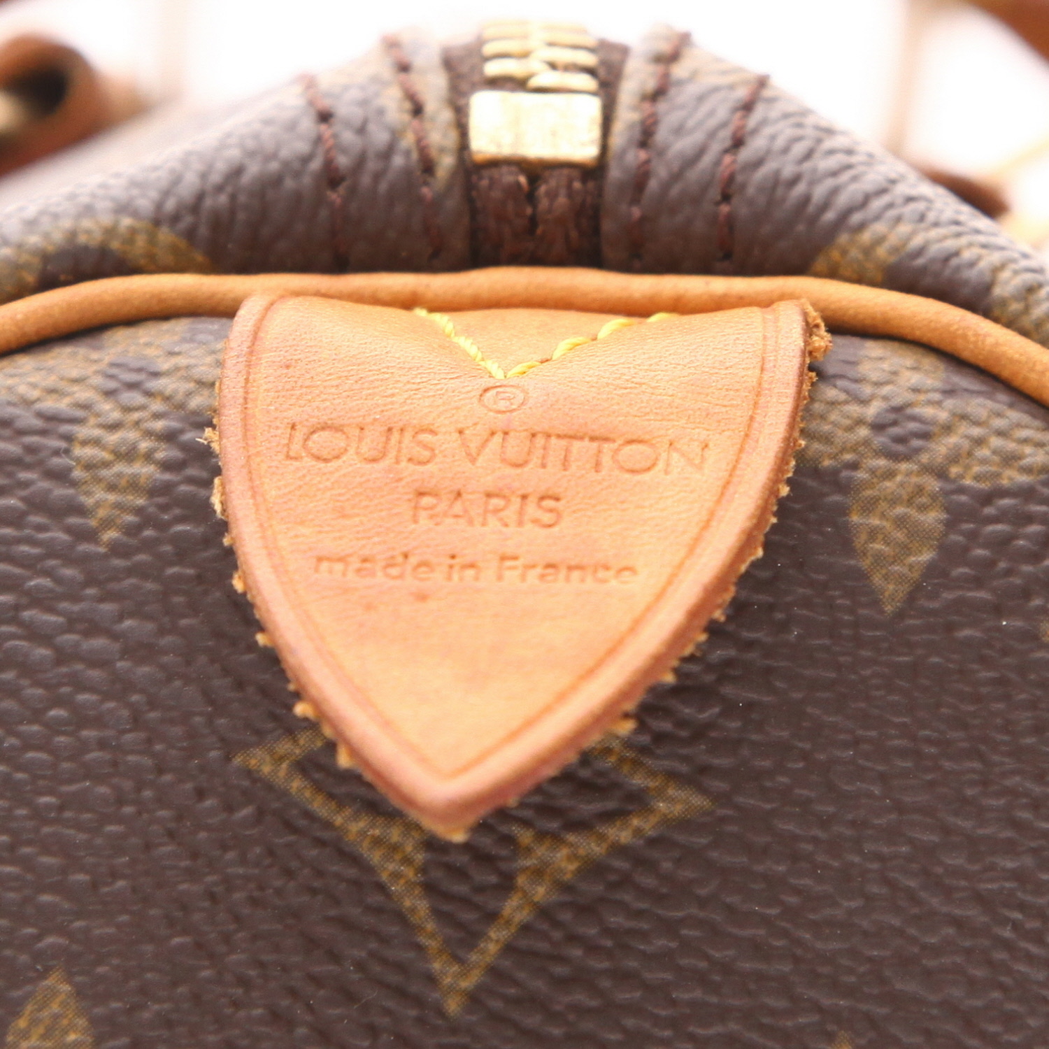 Bolso Louis Vuitton Speedy 30 de lona Monogram marrón y piel natural - Detail D2