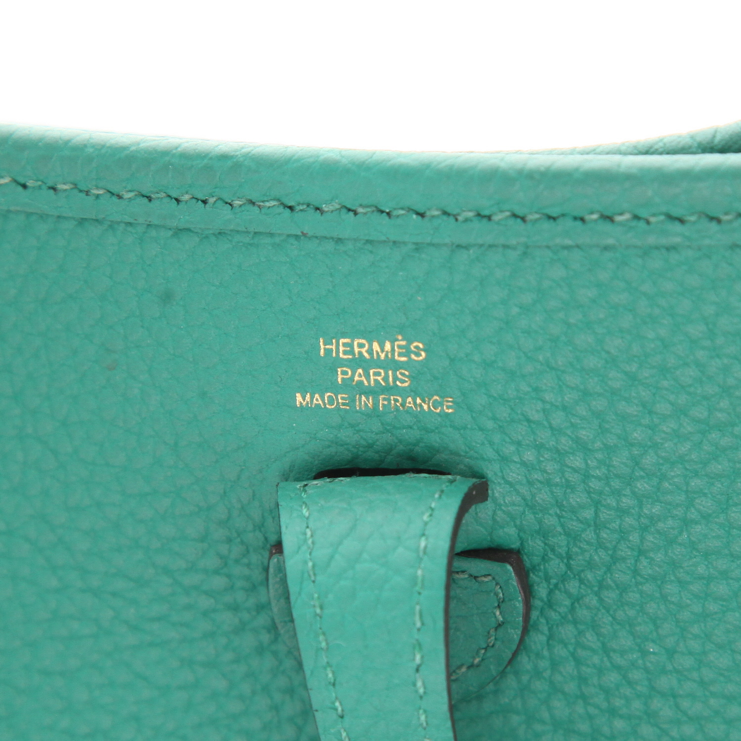 Bolso bandolera Hermès  Mini Evelyne en cuero taurillon clémence Vert Vertigo - Detail D2