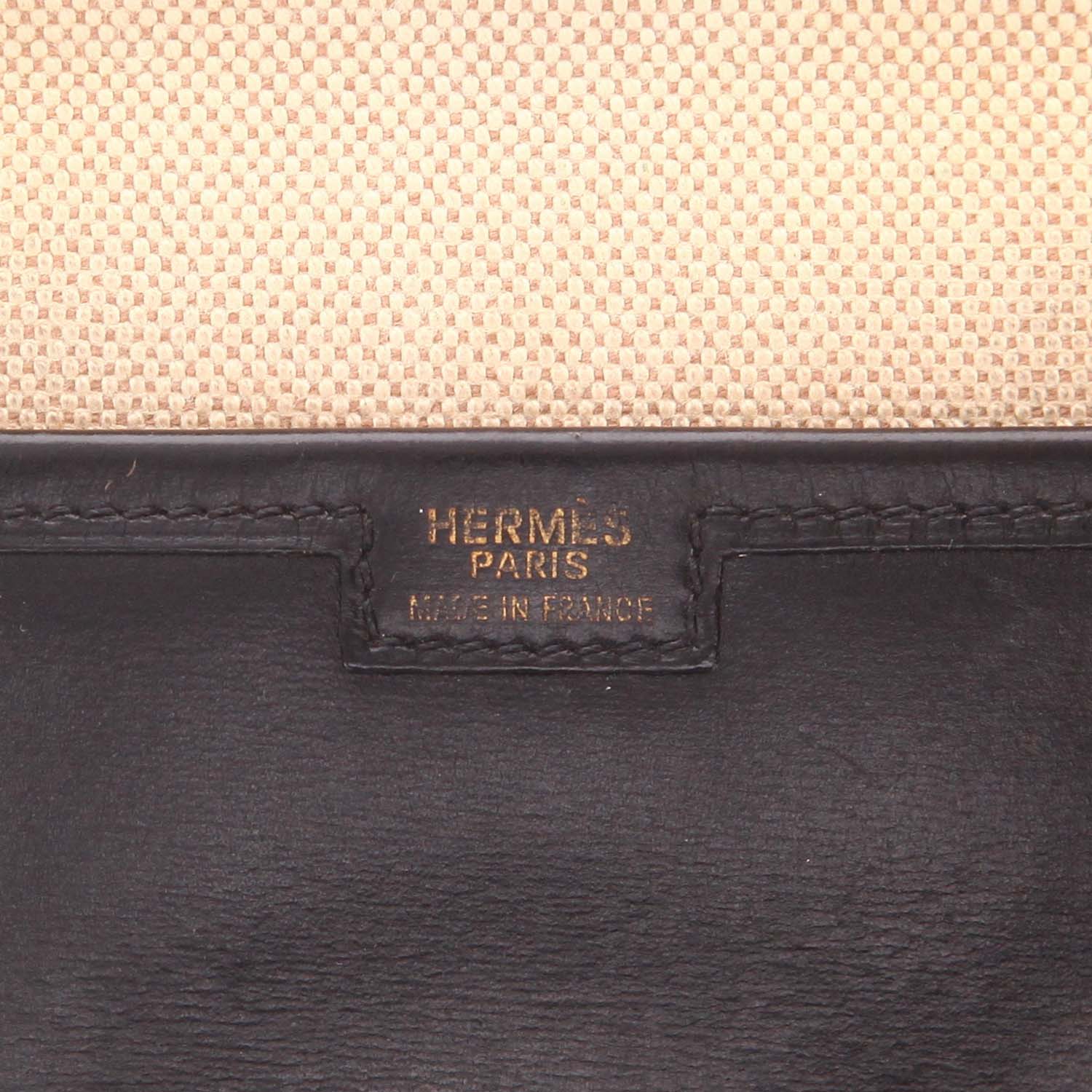 Bolsito de mano Hermès  Jige en cuero box negro - Detail D2