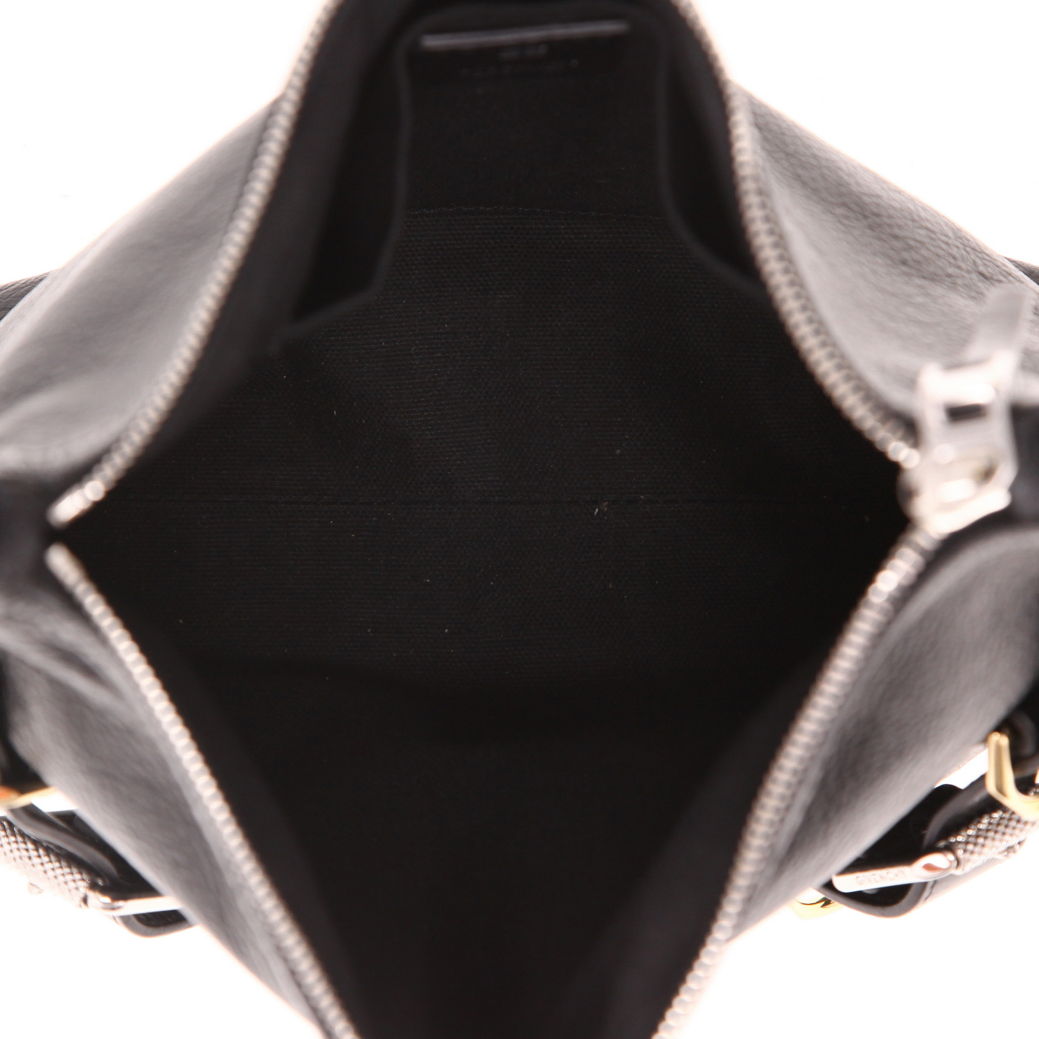 Bolso bandolera Givenchy  Voyou en cuero usado negro - Detail D3