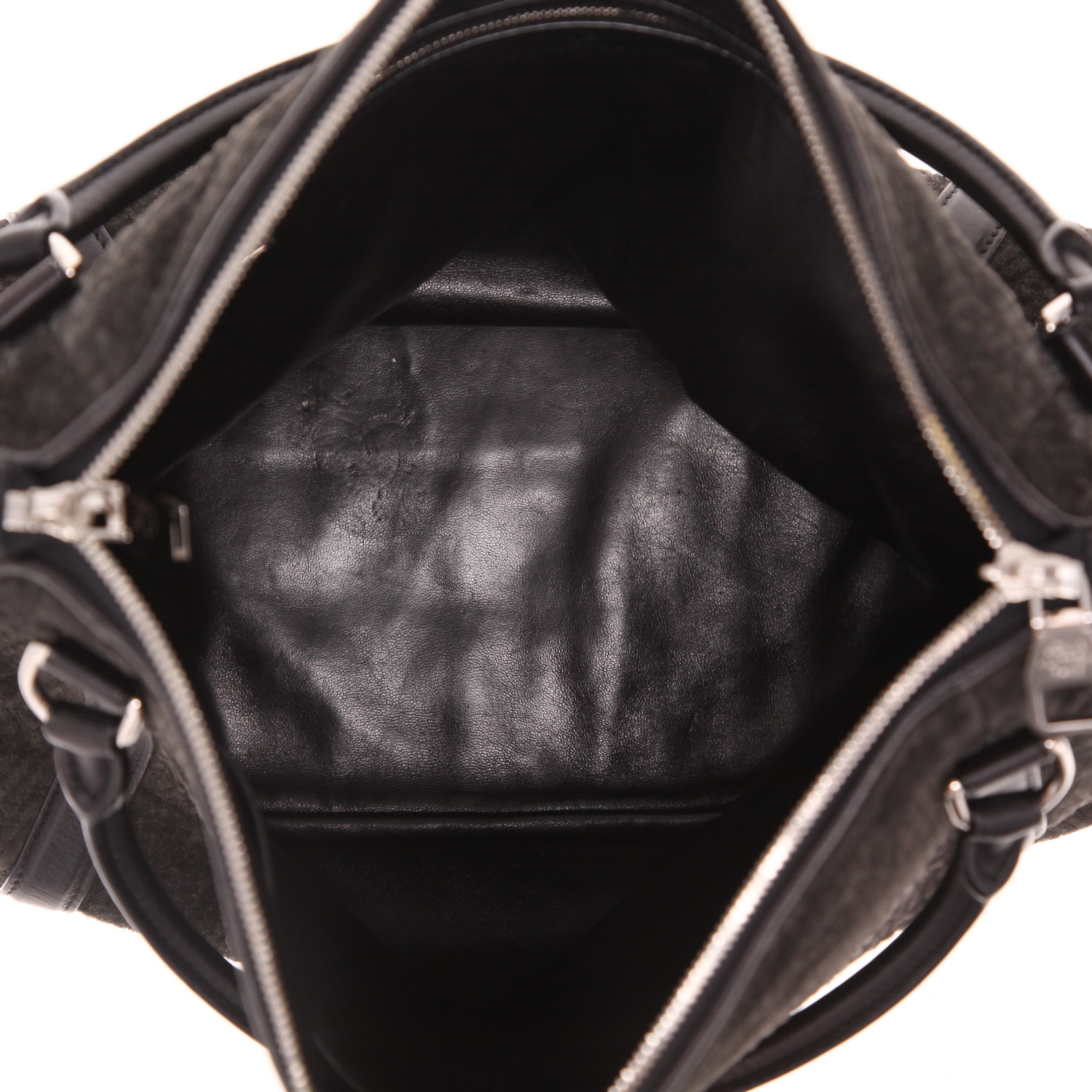 Louis Vuitton   handbag  in grey velvet  and black leather - Detail D3