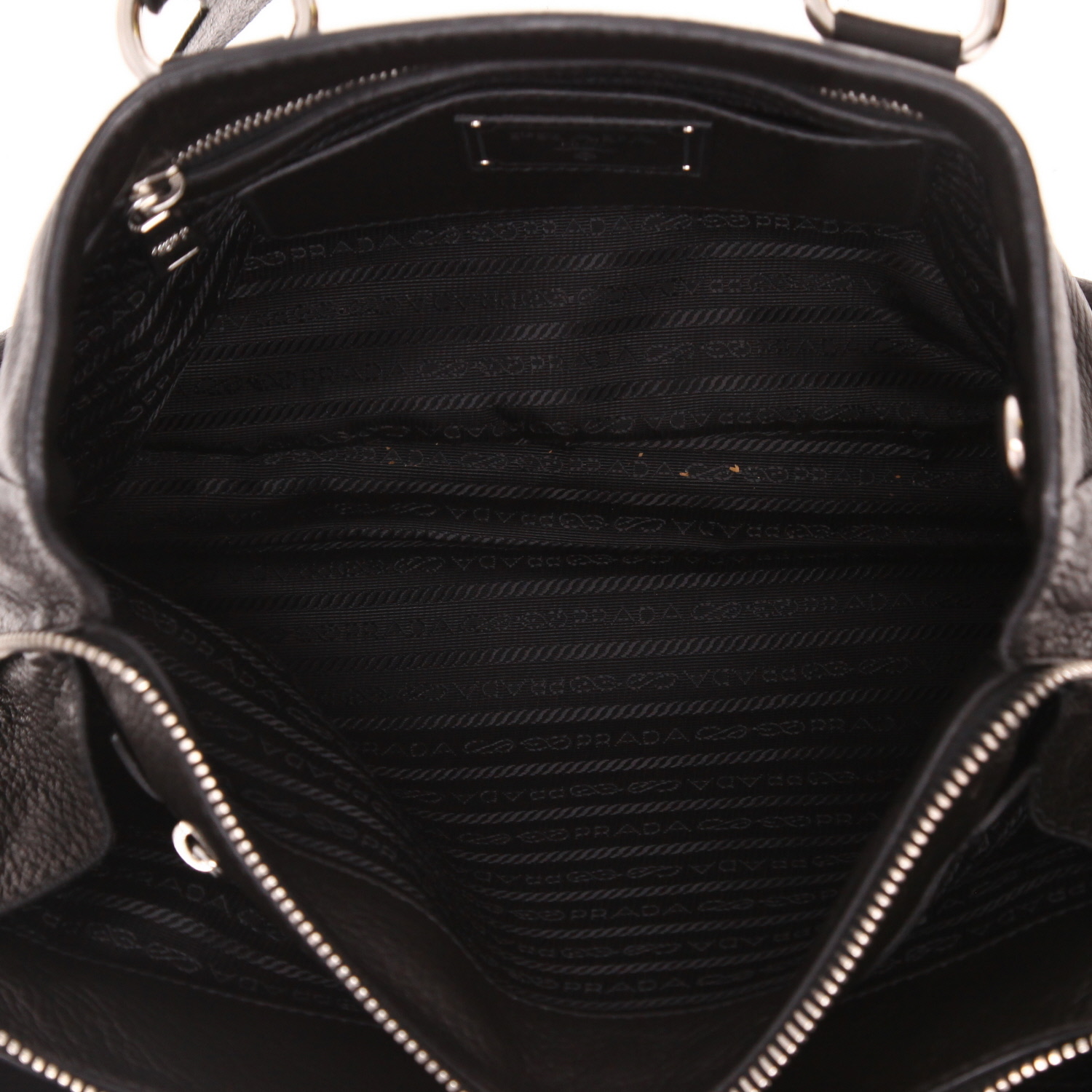 Prada  Vitello handbag  in black grained leather - Detail D4
