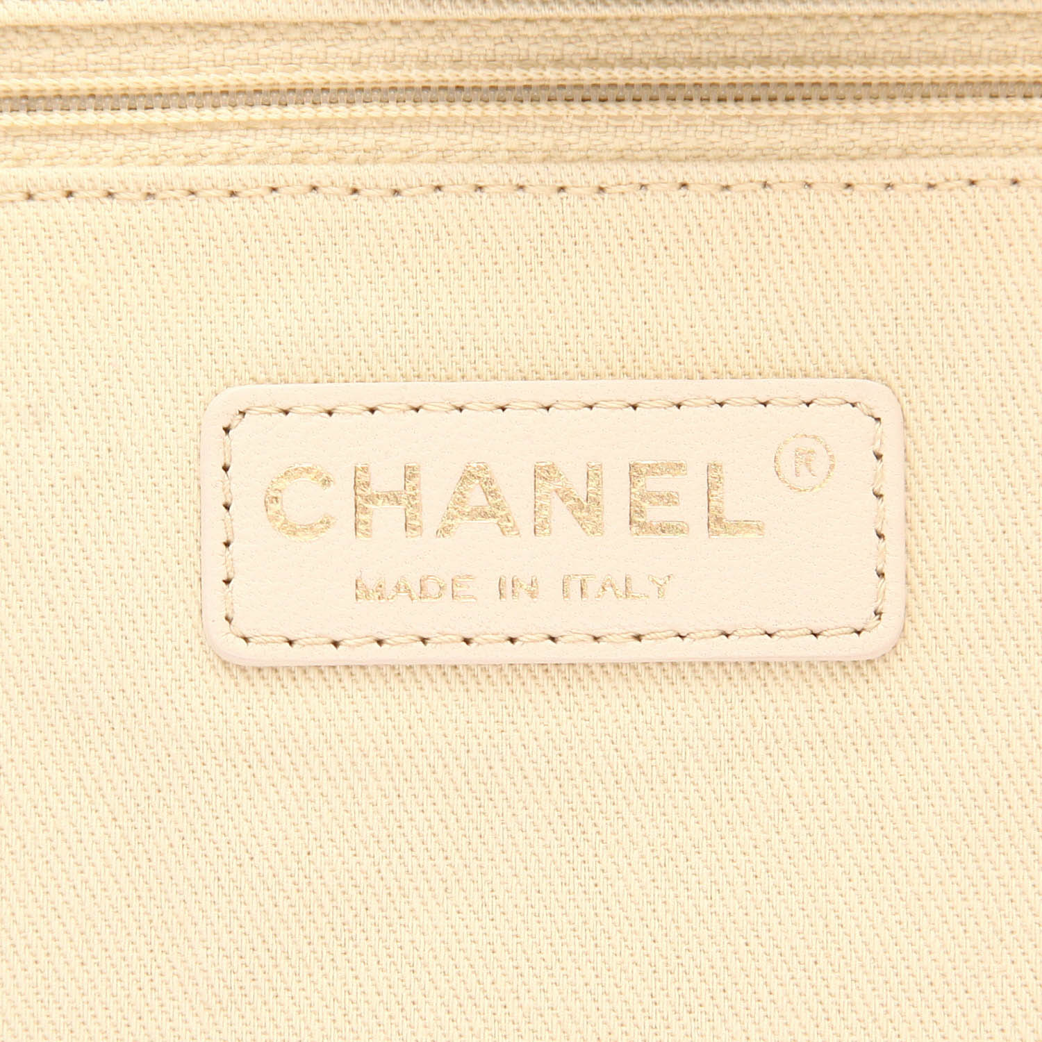 Chanel  Deauville shopping bag  in navy blue canvas  and navy blue leather - Detail D2