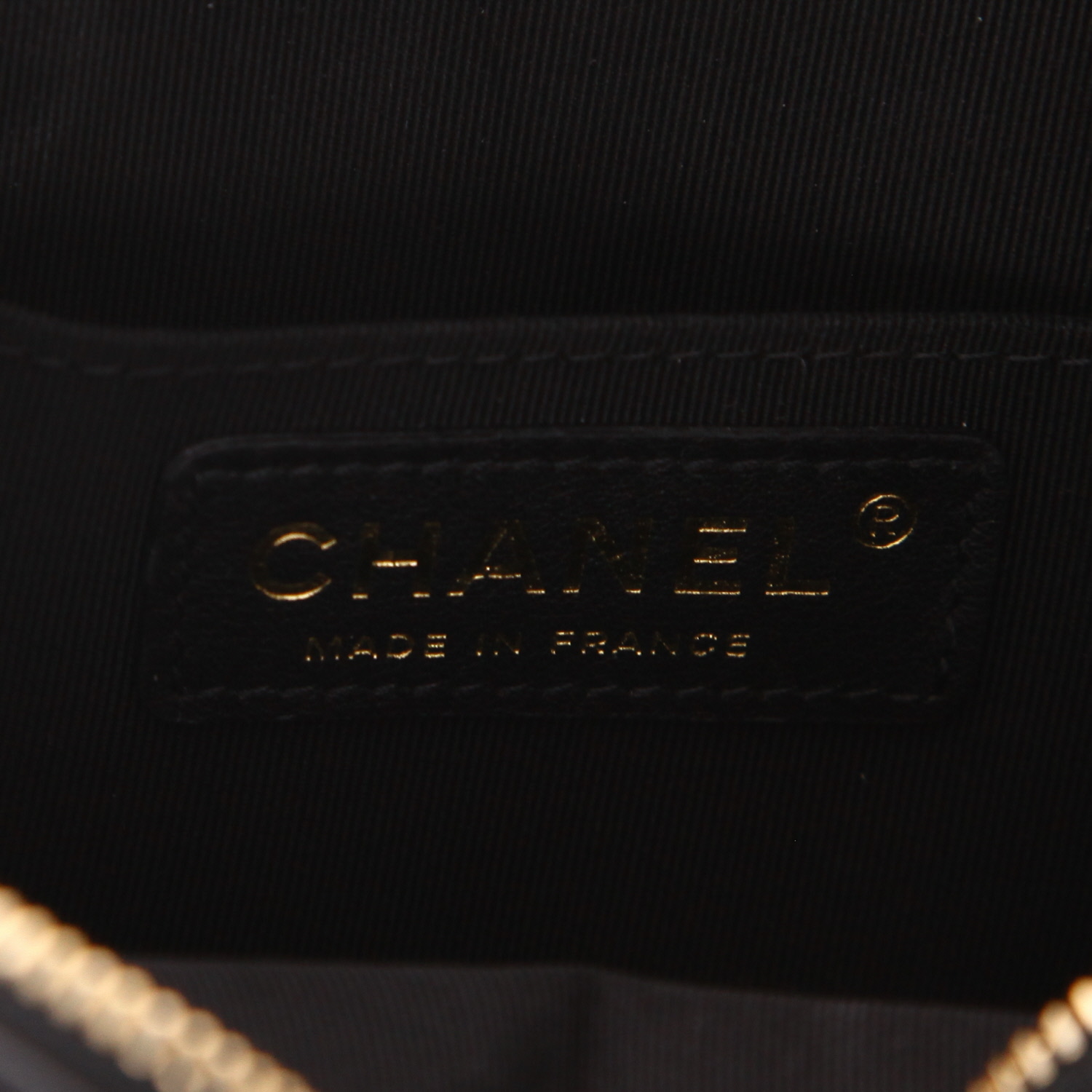 Sac bandoulière Chanel   en cuir matelassé noir - Detail D2