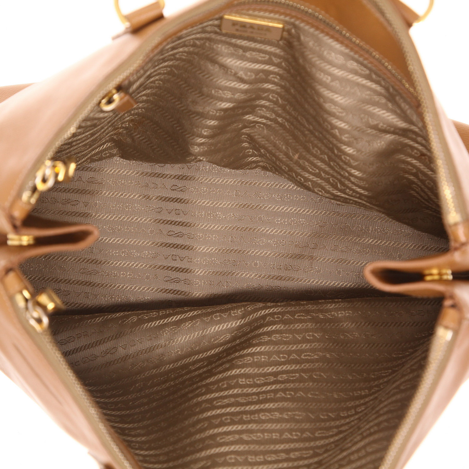 Bolso de mano Prada  Galleria en cuero saffiano marrón - Detail D3