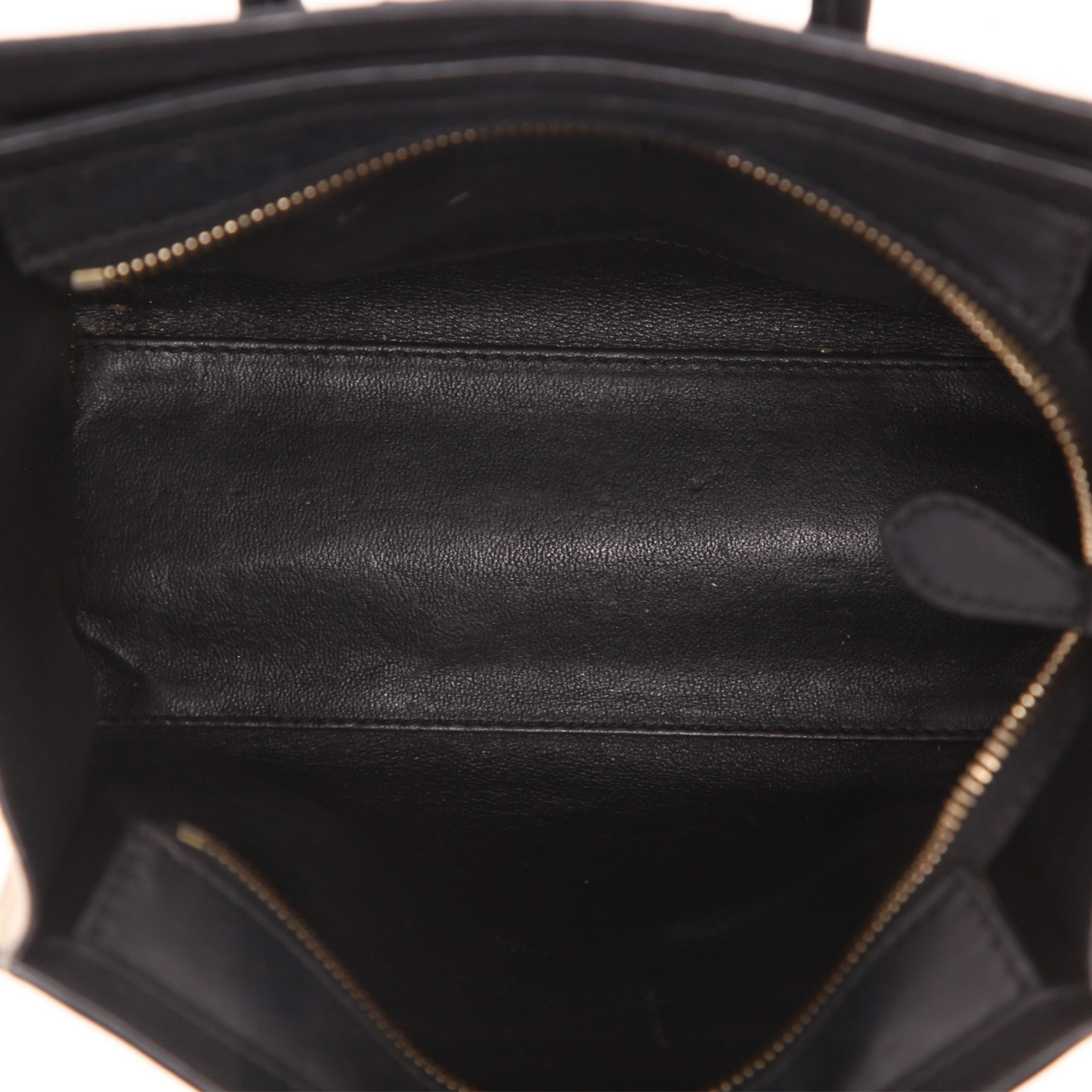 Celine  Luggage Nano shoulder bag  in black and beige leather  and navy blue grained leather - Detail D3
