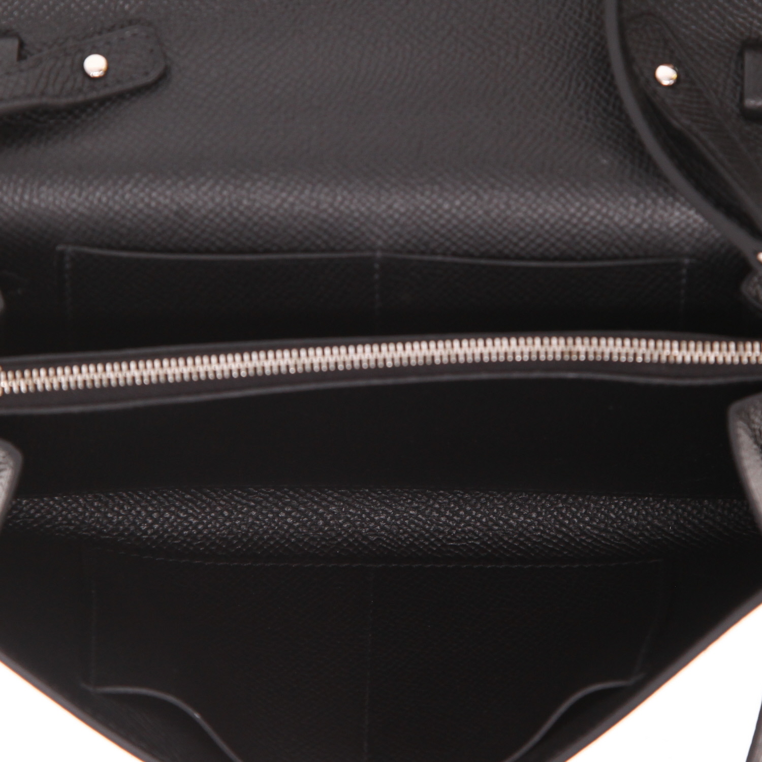 Sac bandoulière Hermès  Kelly To Go en cuir epsom noir - Detail D3