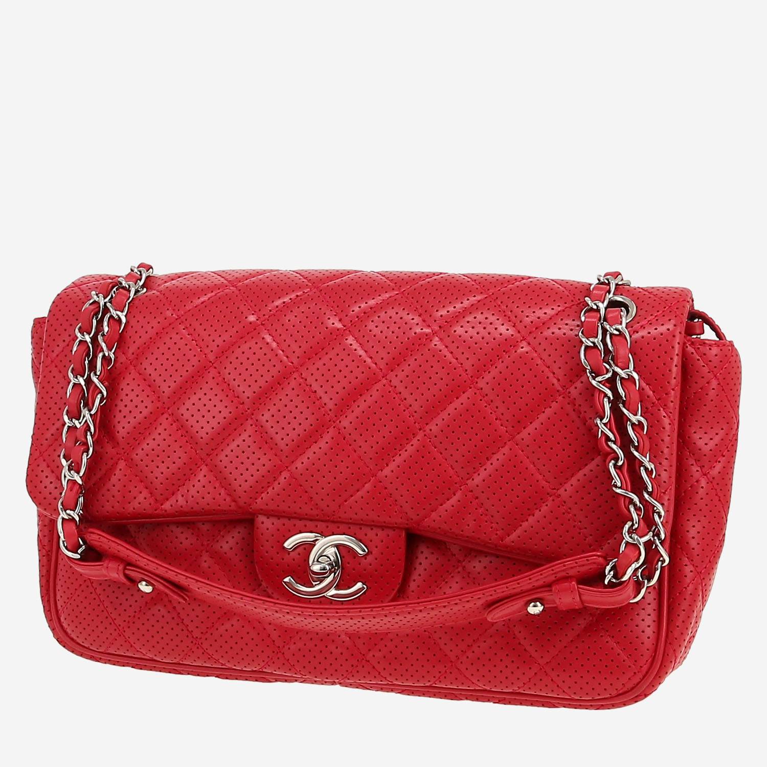 Chanel  Timeless Jumbo handbag  in red quilted leather