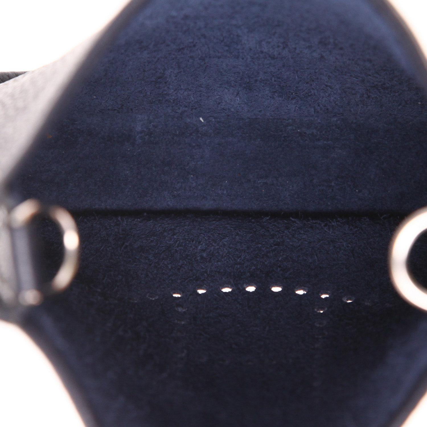 Bolso bandolera Hermès  Mini Evelyne en cuero taurillon clémence azul marino - Detail D3