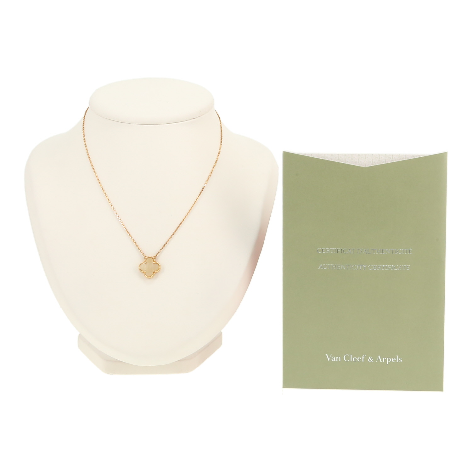 Van Cleef & Arpels Vintage Alhambra necklace in yellow gold and mother of pearl - Detail D2