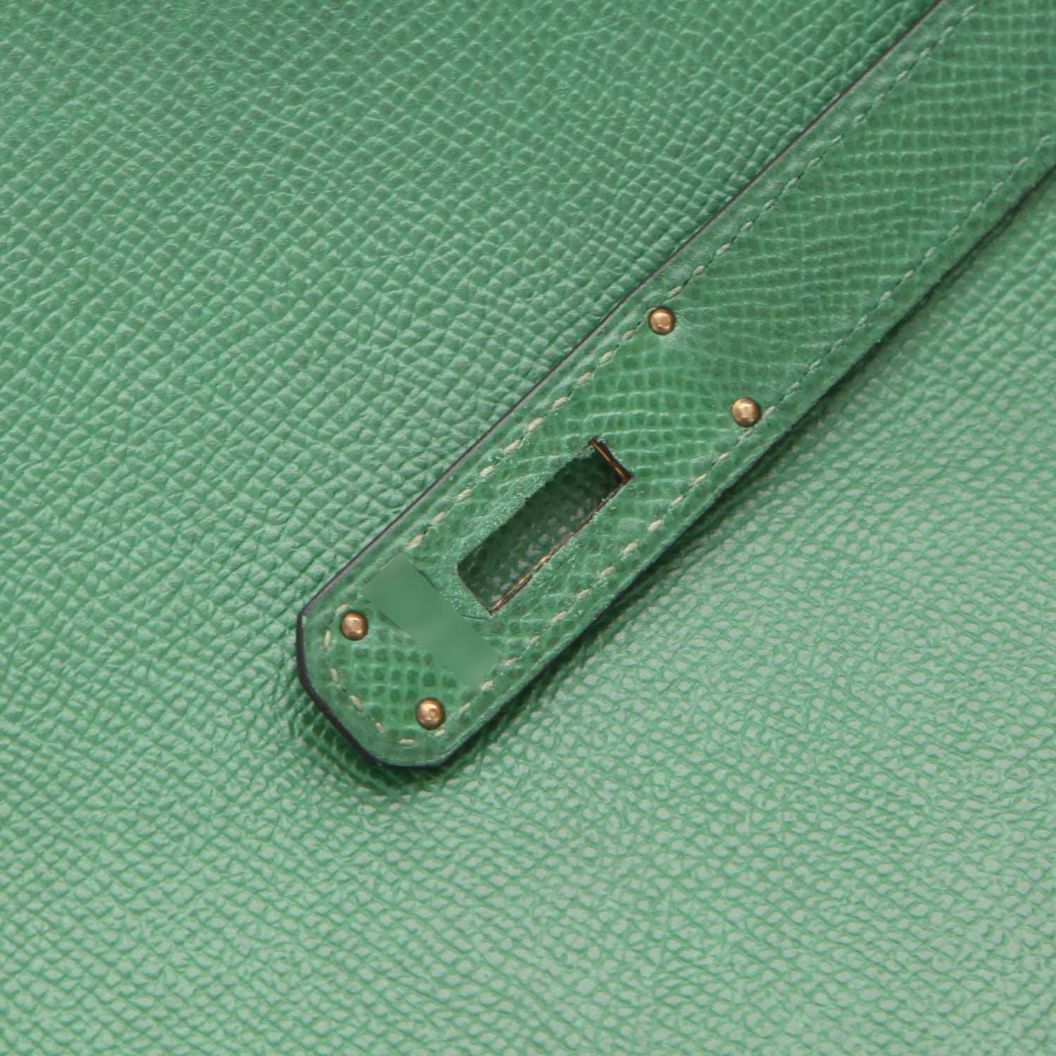 Hermès  Kelly 35 cm handbag  in Vert Bengale Courchevel leather - Detail D4