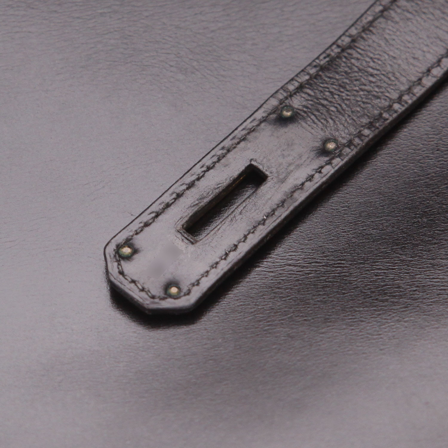 Hermès  Kelly 32 cm handbag  in black box leather - Detail D4