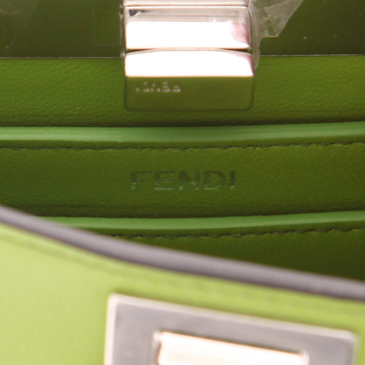 Borsa Fendi  Peekaboo ISeeU in pelle verde - Detail D2