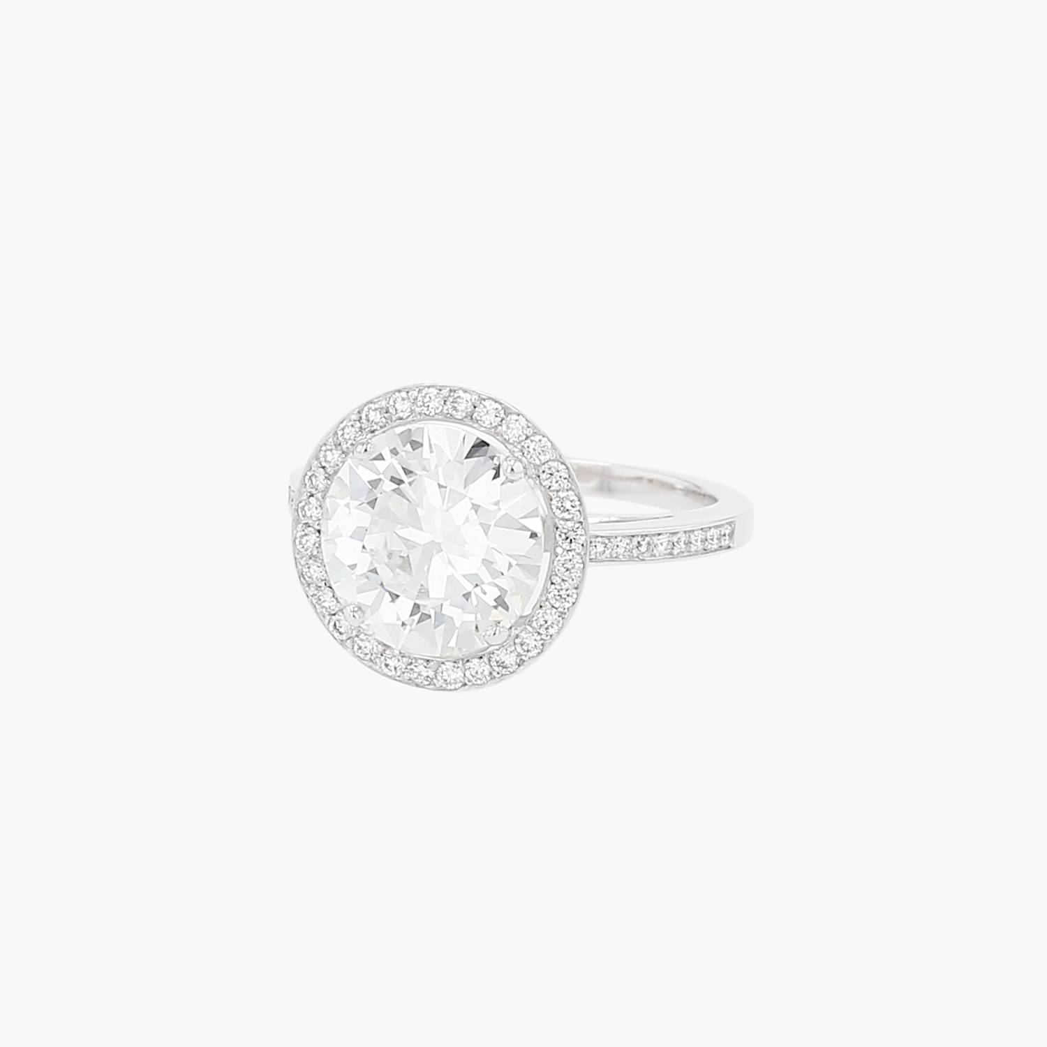 Vintage  solitaire ring in white gold and diamonds