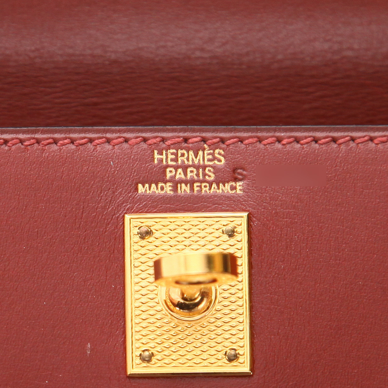 Hermès  Kelly 25 cm handbag  in burgundy box leather - Detail D4