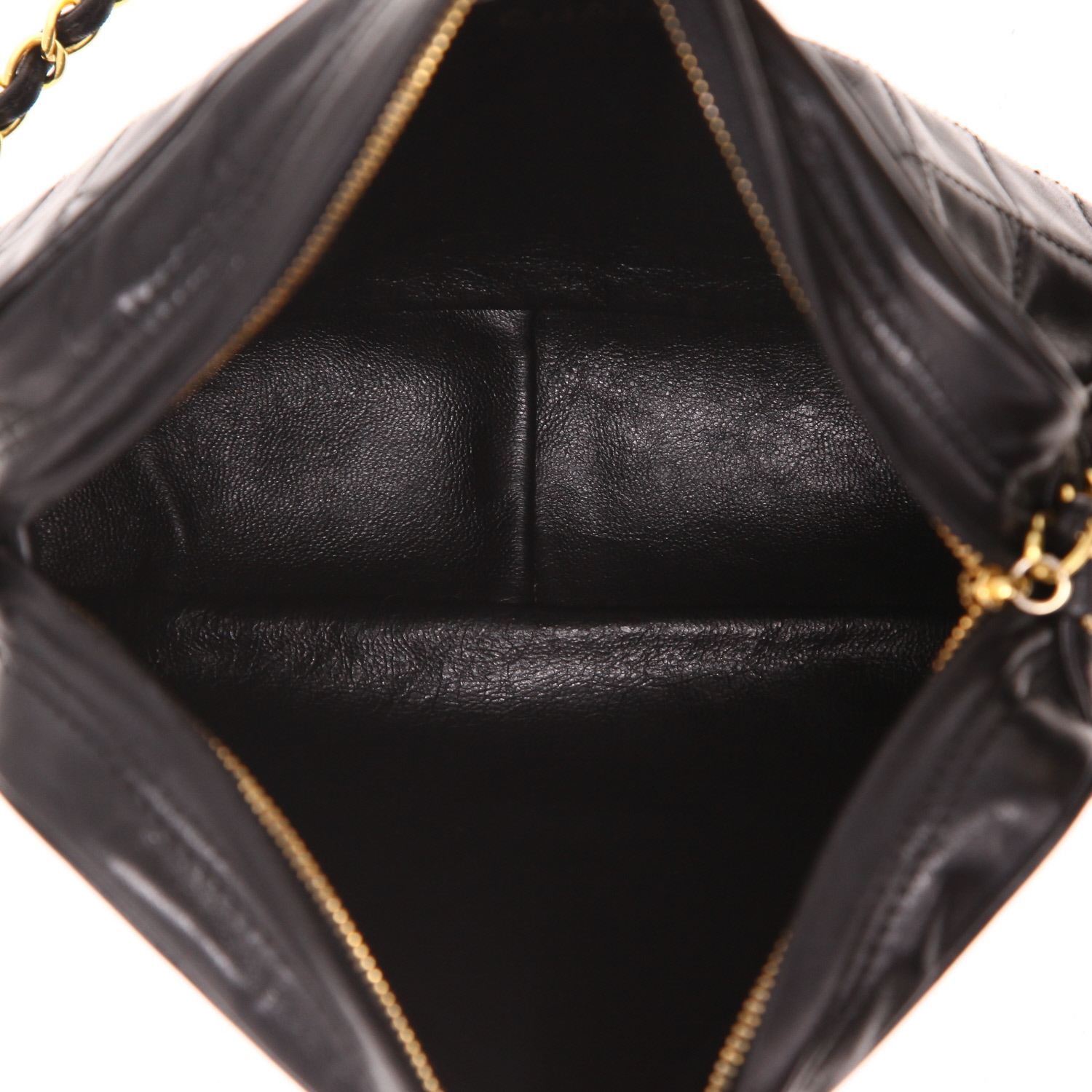 Sac bandoulière Chanel  Camera en cuir matelassé noir - Detail D3