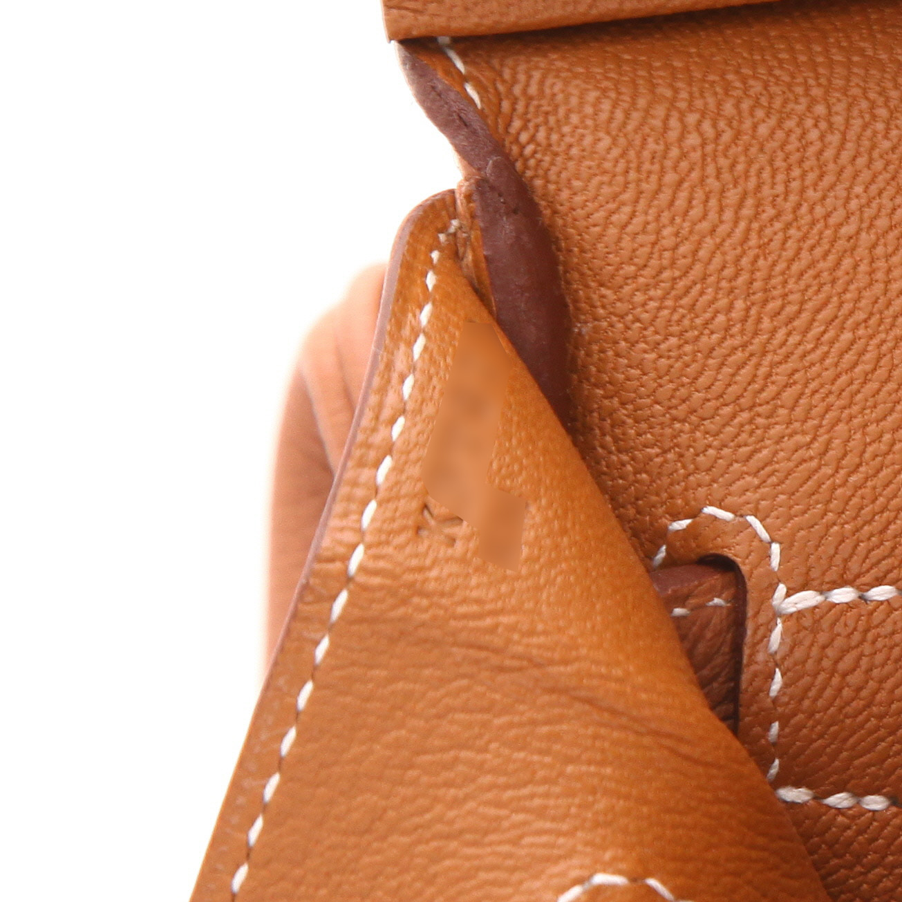 Bolso para llevar al hombro o en la mano Hermès  Birkin Shoulder en cuero Evercolor color oro - Detail D4