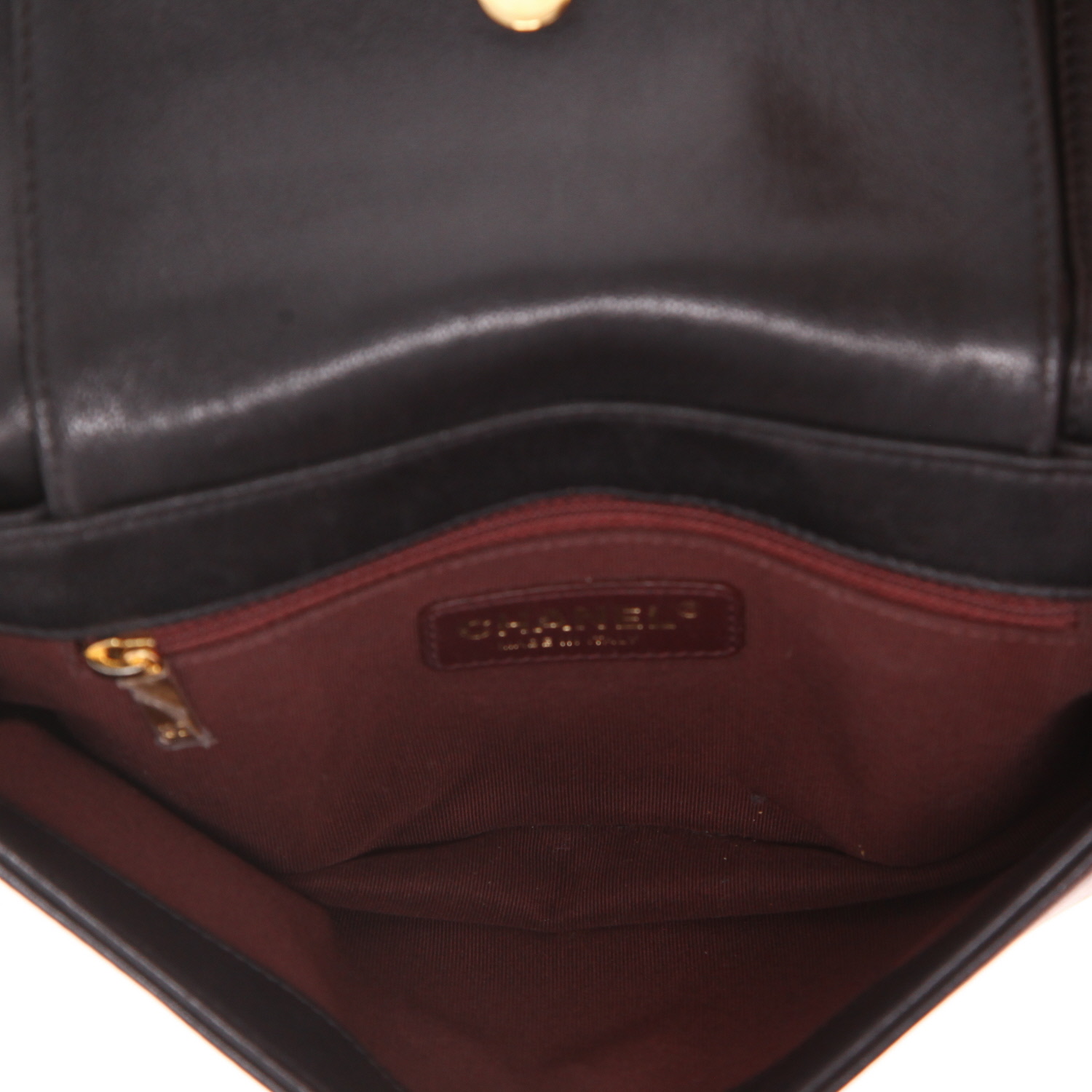 Sac à main Chanel   en cuir matelassé noir - Detail D3