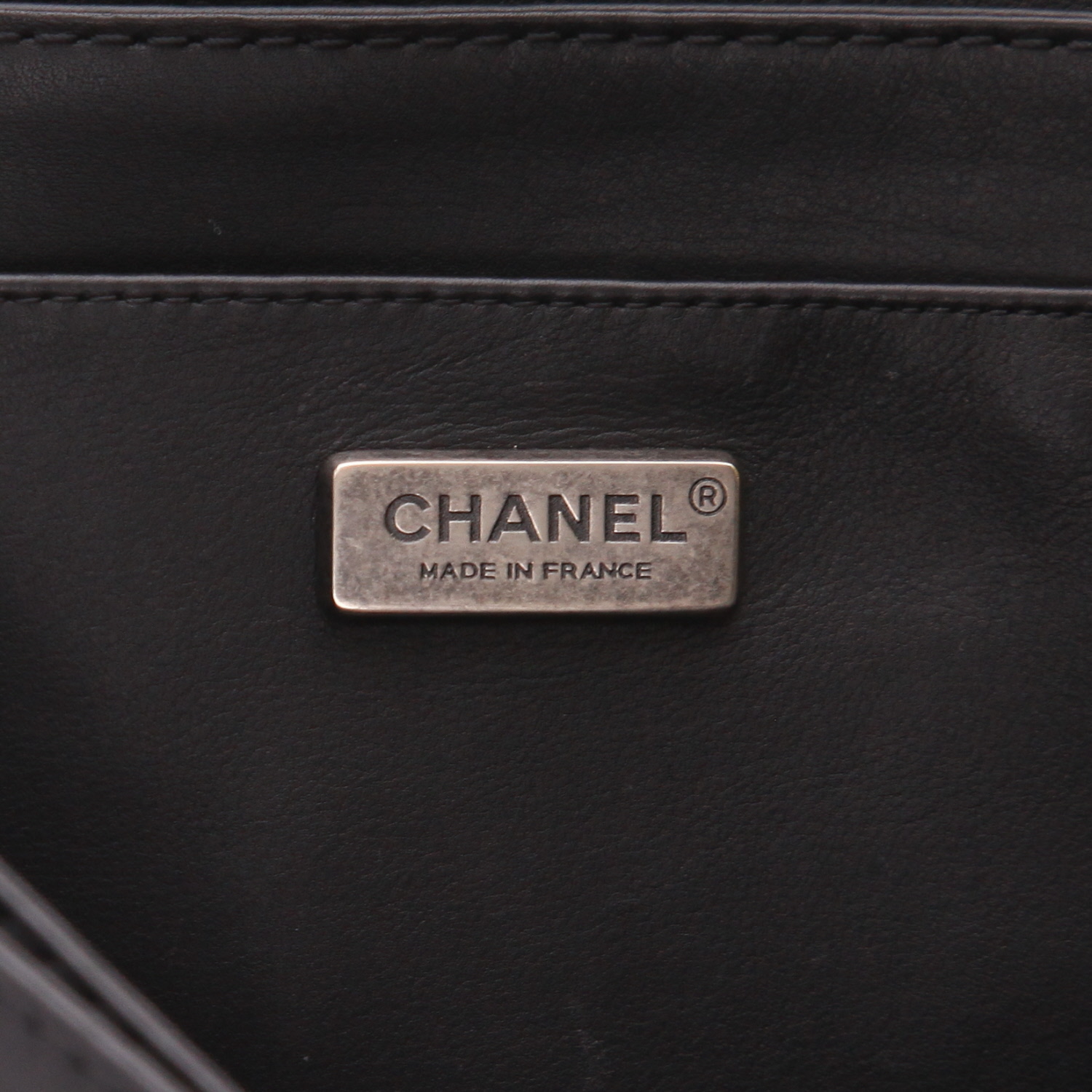 Borsa a tracolla Chanel  Boy in pitone nero - Detail D2