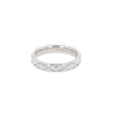 Chanel Matelassé ring in platinium