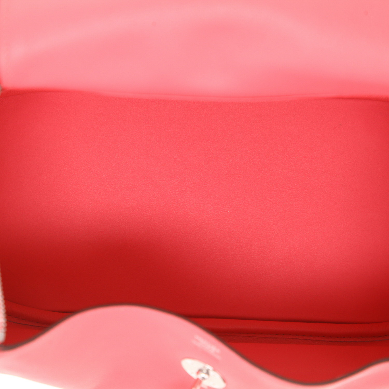 Bolso de mano Hermès  Lindy 30 cm en cuero swift azalea pink - Detail D3