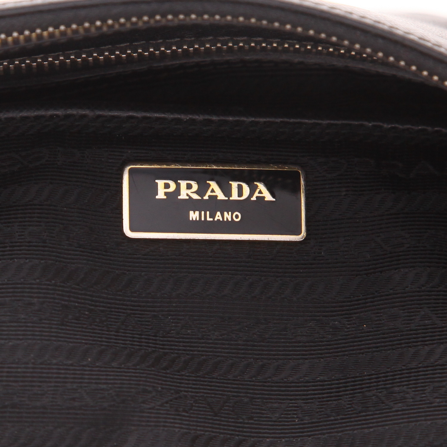 Sac à main Prada  Galleria en cuir saffiano noir - Detail D2